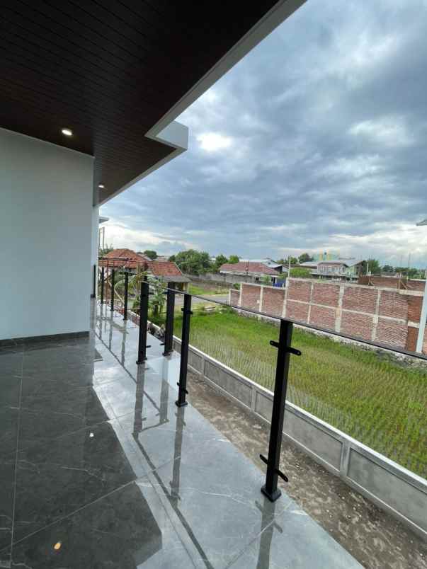 dijual rumah maguwoharjo depok sleman