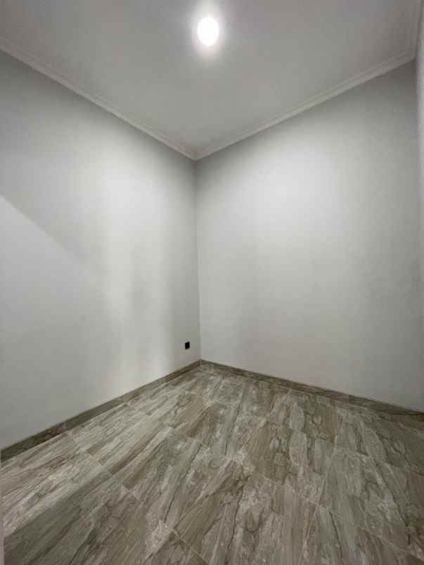 dijual rumah maguwoharjo depok sleman