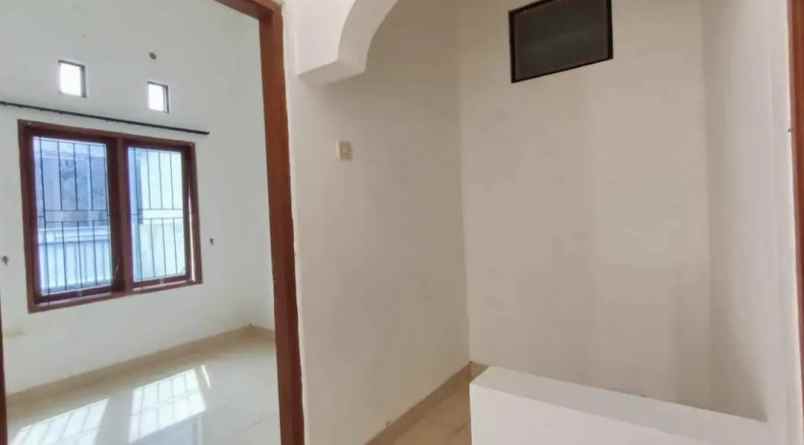 dijual rumah mantrijeron