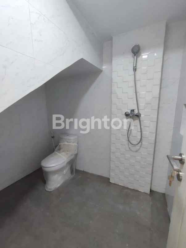 dijual rumah manyar kertoadi