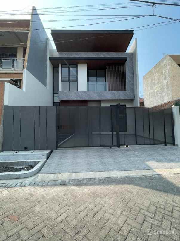 dijual rumah manyar kertoarjo
