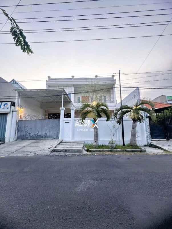 dijual rumah manyar rejo
