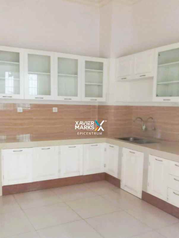 dijual rumah manyar rejo