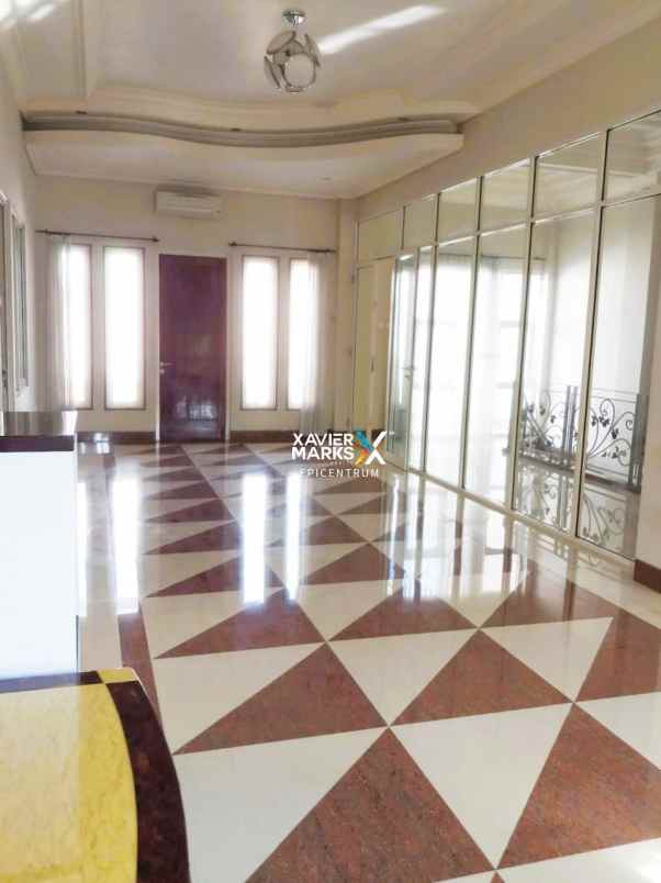 dijual rumah manyar rejo