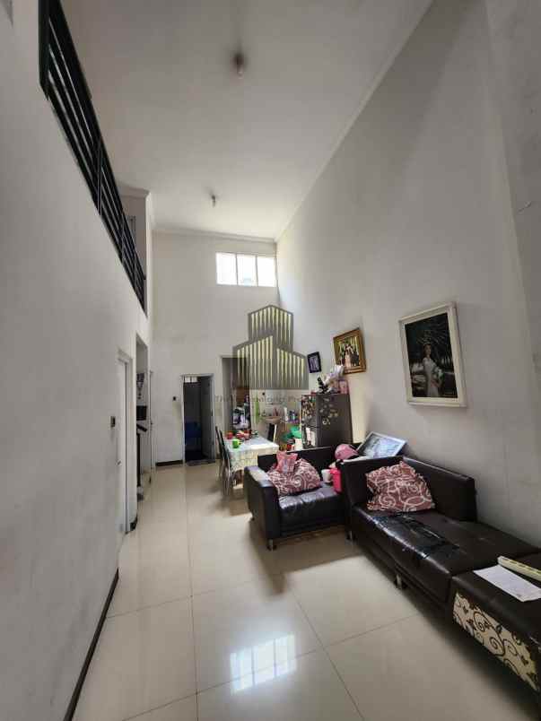 dijual rumah manyaran