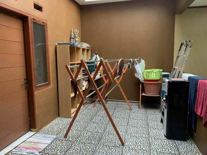 dijual rumah margacinta