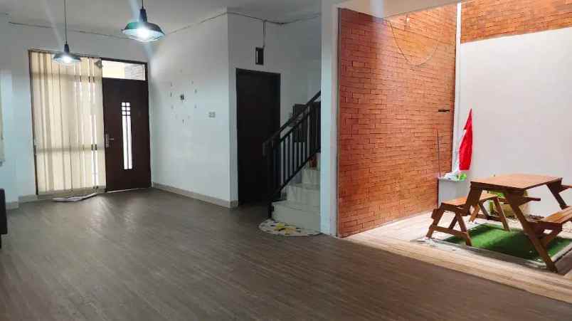 dijual rumah margahayu raya