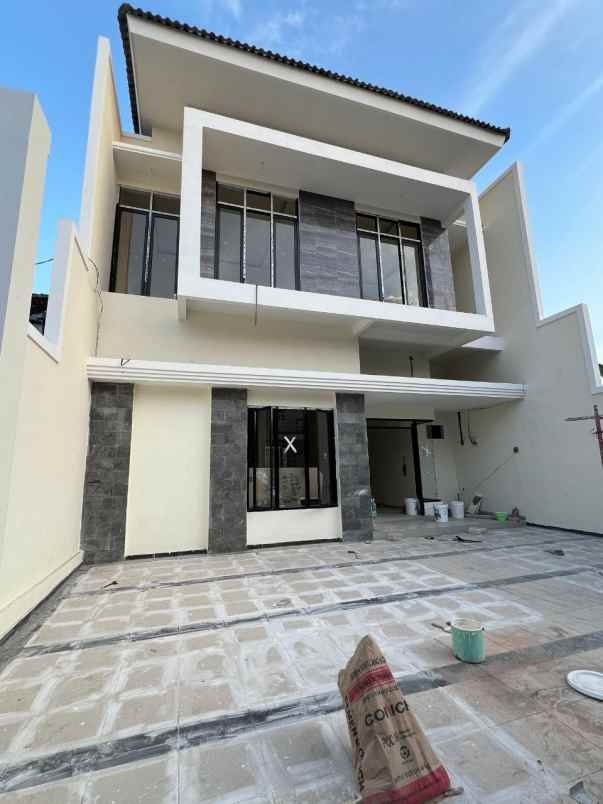 dijual rumah medayu utara
