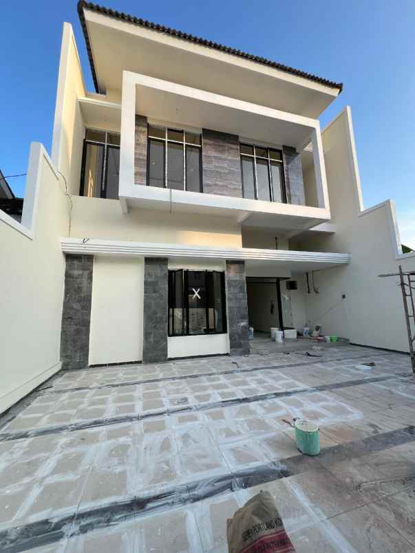 dijual rumah medayu utara