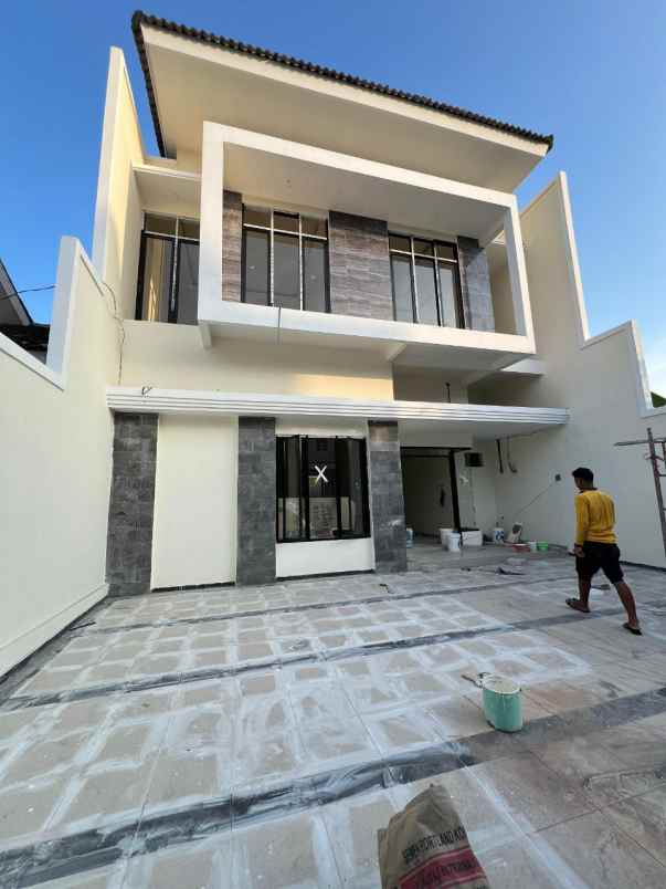 dijual rumah medayu utara