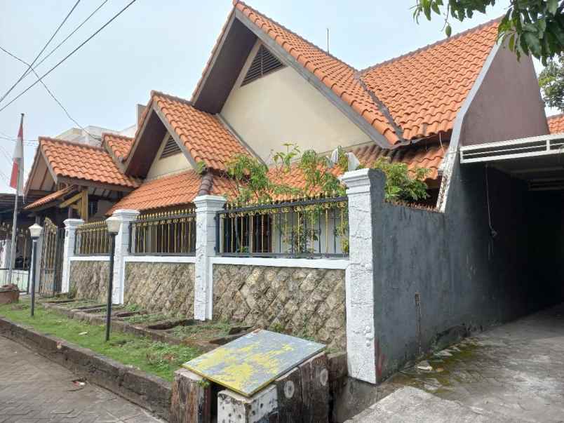 dijual rumah medokan asri