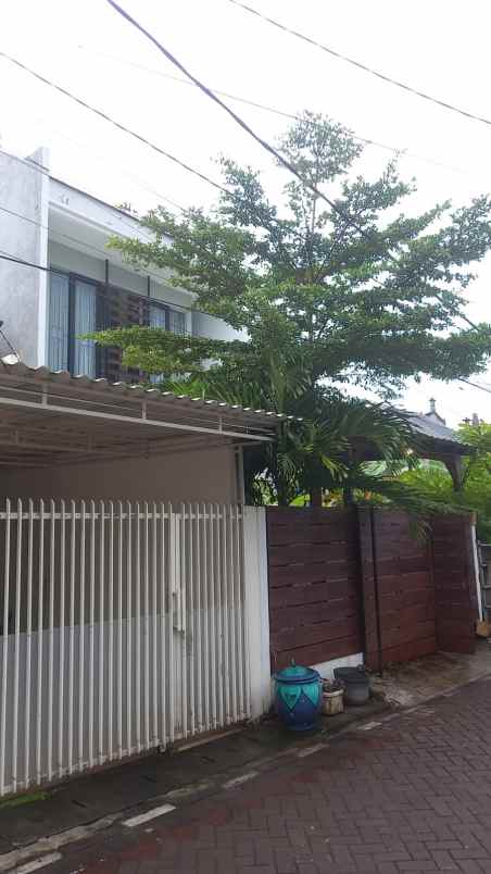 dijual rumah medokan ayu