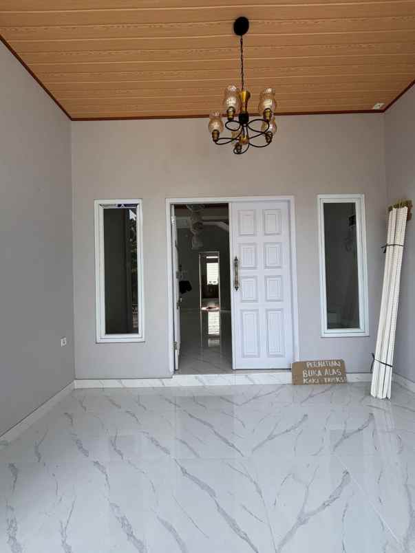 dijual rumah megapolitan cinere depok