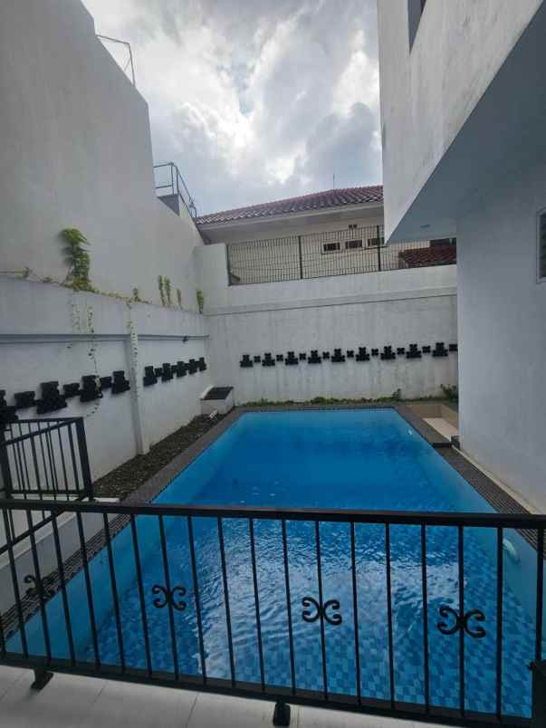 dijual rumah megapolitan cinere depok