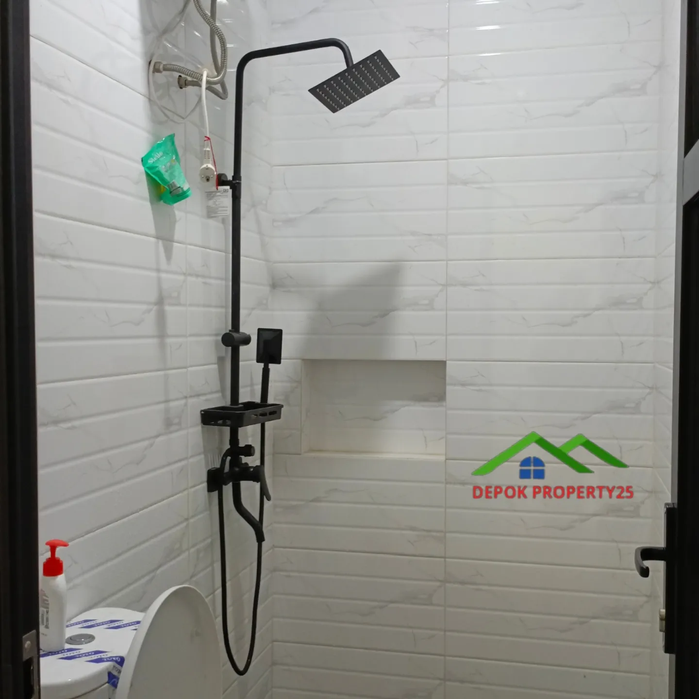 dijual rumah menzanine murah dekat stasiun depok