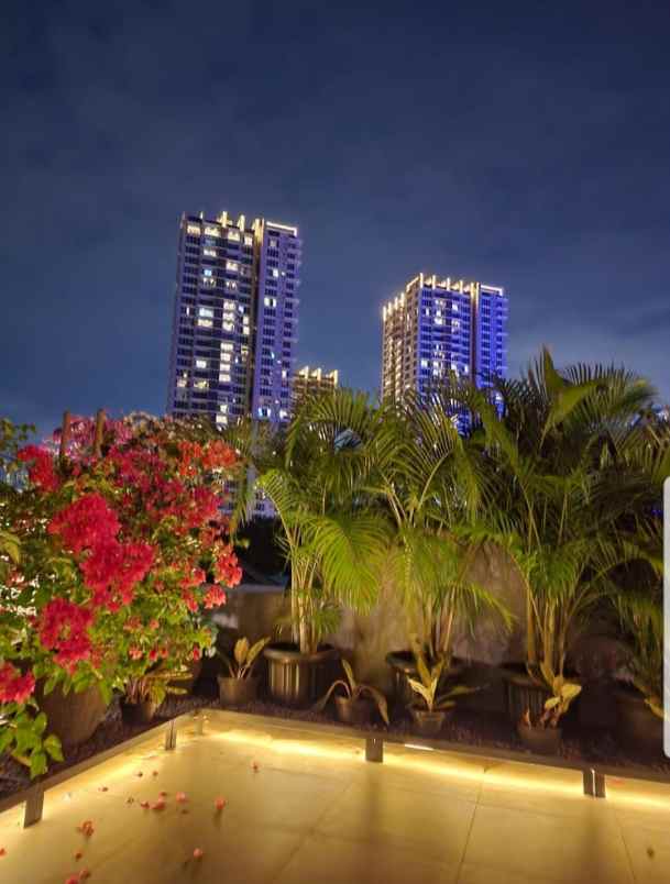 dijual rumah mewah full furnished