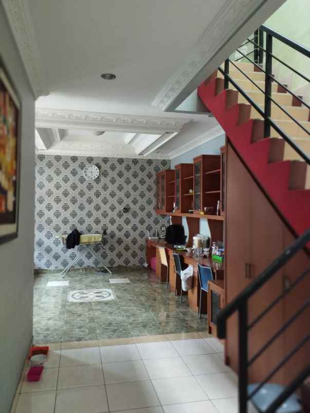 dijual rumah mewah kota baru parahyangan 3 m an