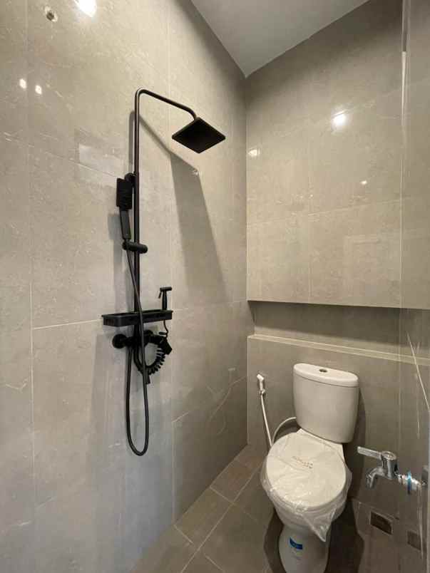 dijual rumah mindi jl besi jangkang