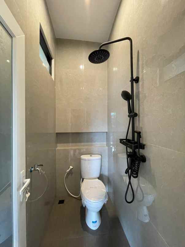 dijual rumah mindi jl besi jangkang