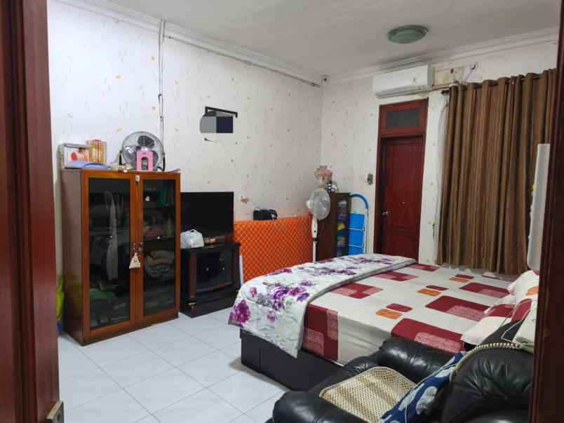 dijual rumah mulosari prima
