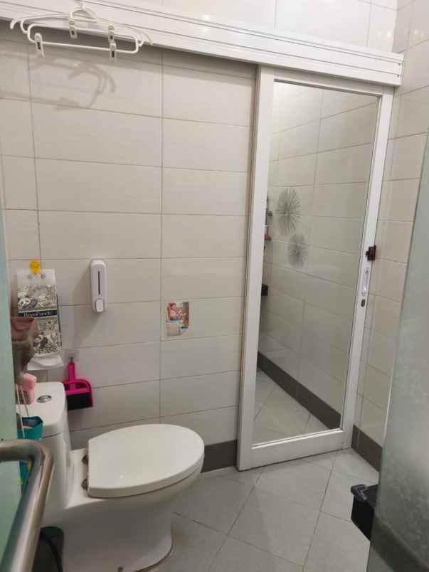 dijual rumah mulosari prima