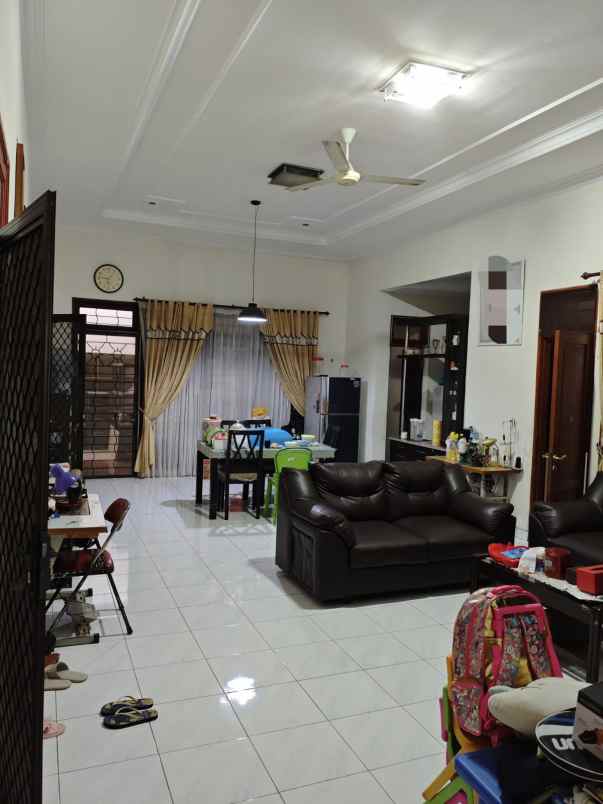 dijual rumah mulosari prima