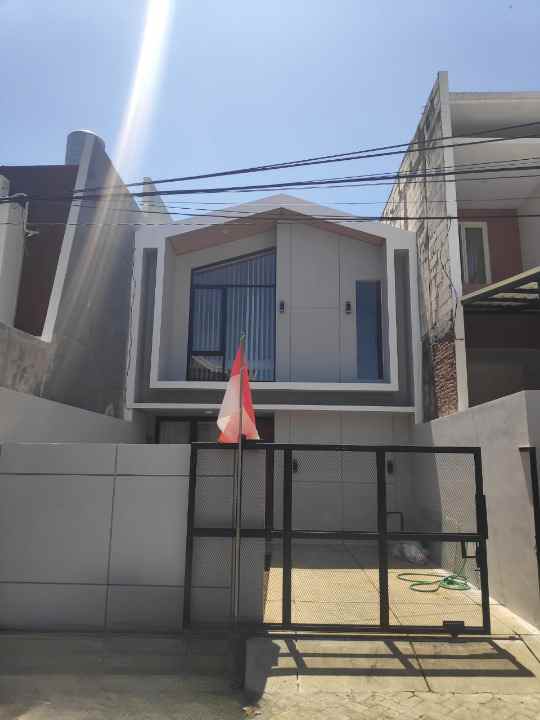 dijual rumah mulyosari