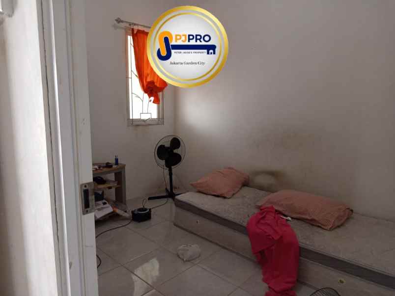 dijual rumah mungil 2unit gandeng di daerah buni bakti