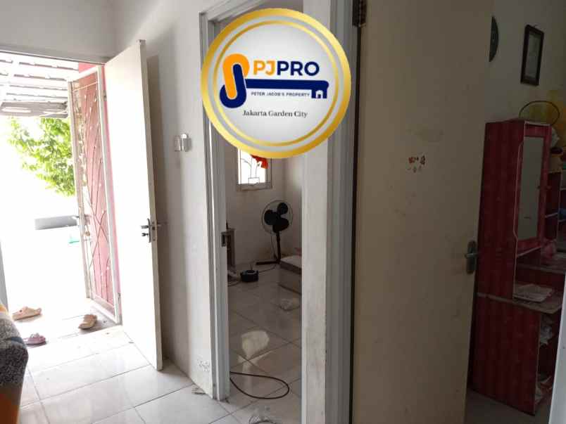 dijual rumah mungil 2unit gandeng di daerah buni bakti