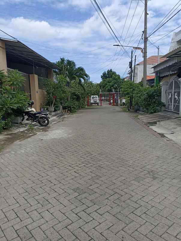 dijual rumah ngagel