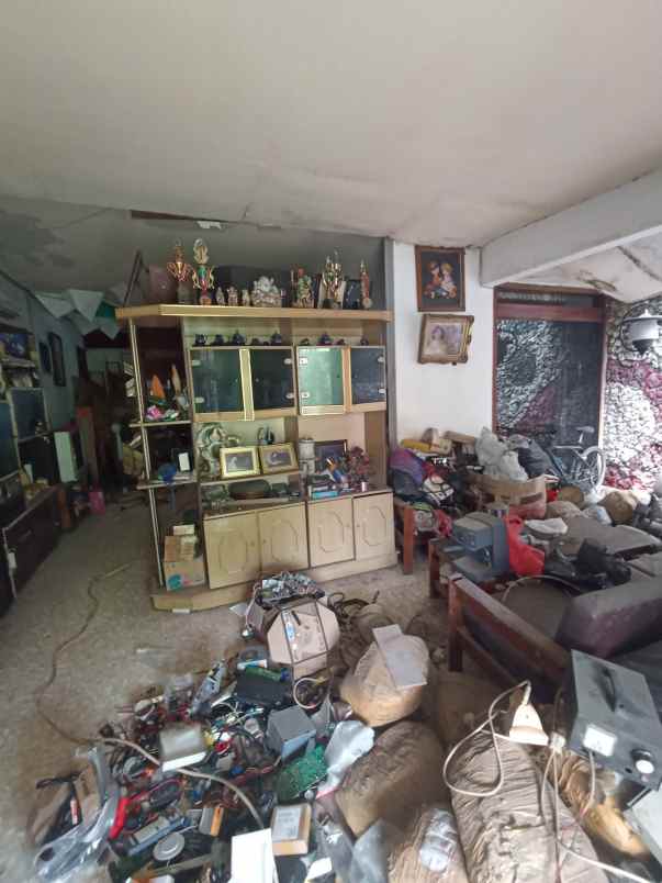 dijual rumah ngagel