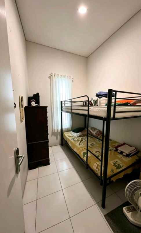 dijual rumah ngesrep