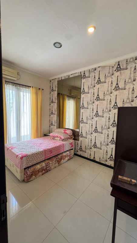 dijual rumah nginden