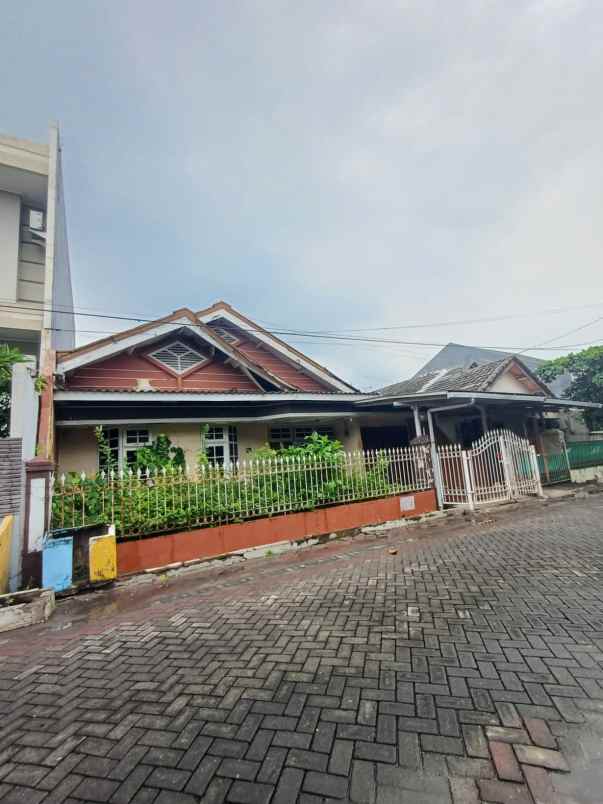 dijual rumah nirwana eksekutif
