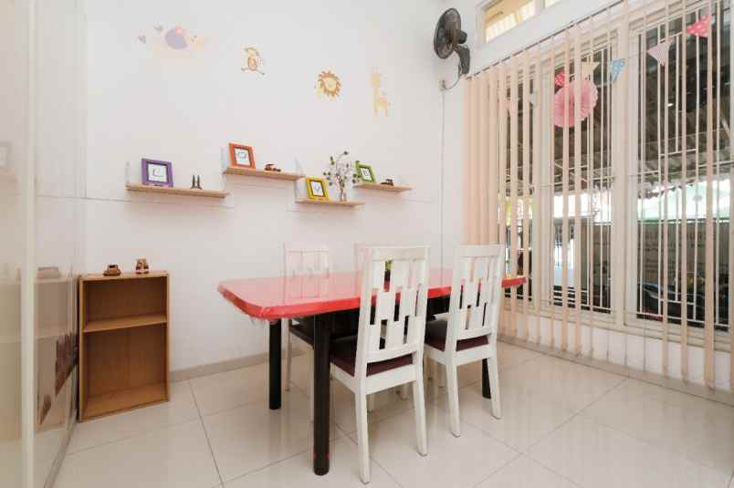 dijual rumah nirwana eksekutif