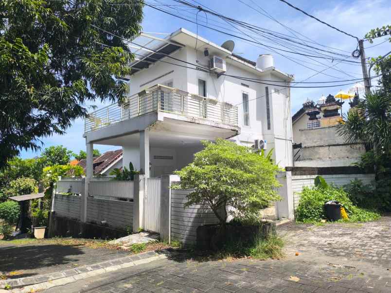 dijual rumah nusa dua