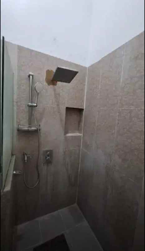 dijual rumah padangsari banyumanik