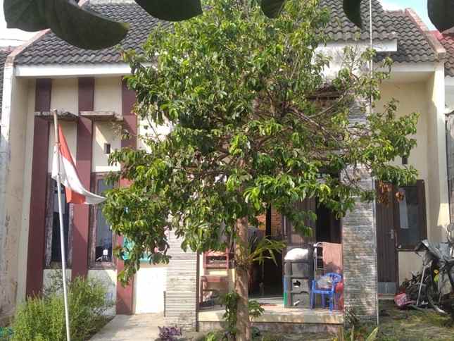dijual rumah parangargo regency