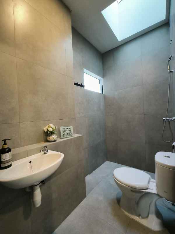 dijual rumah park sunrise