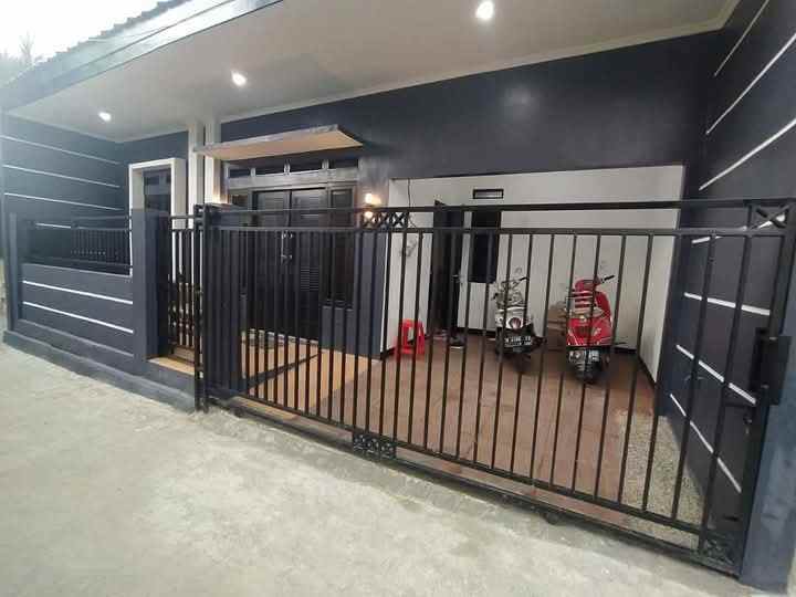 dijual rumah pd pesantren belakang mako