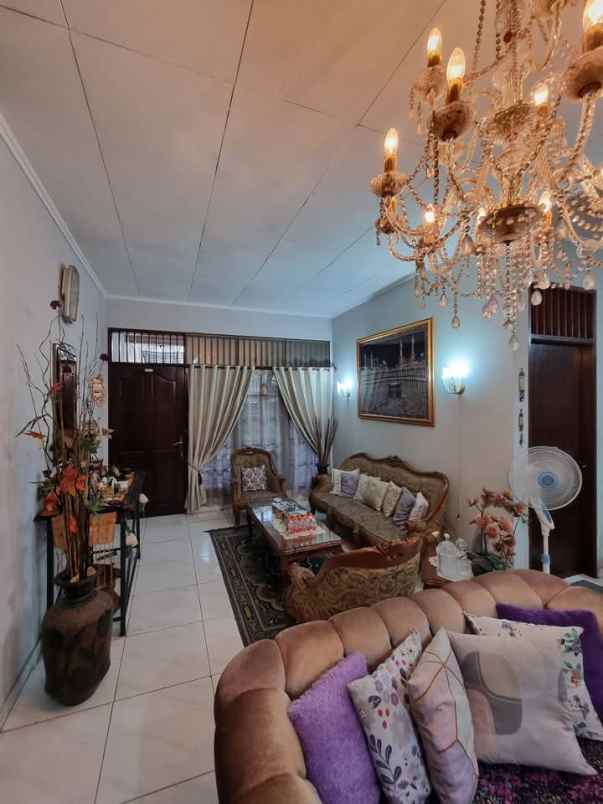 dijual rumah pejaten barat
