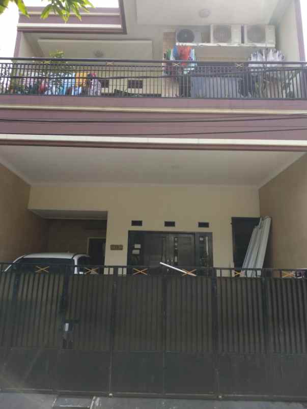dijual rumah perum boulevard hijau