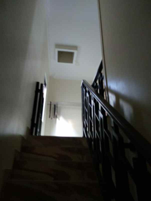 dijual rumah perum boulevard hijau