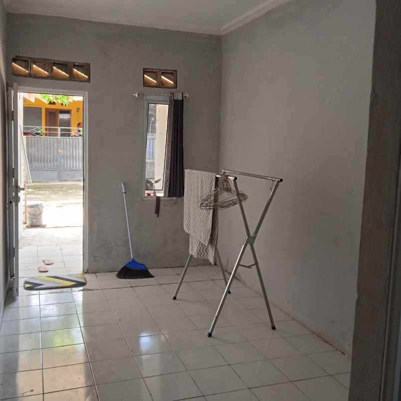 dijual rumah perum walikota blok x 6