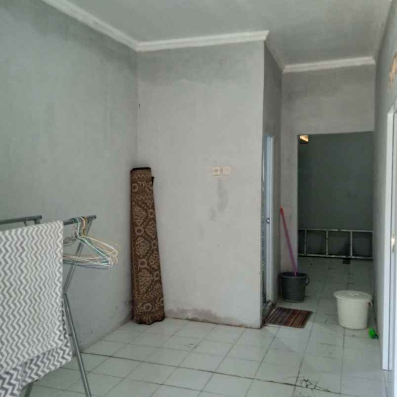 dijual rumah perum walikota blok x 6