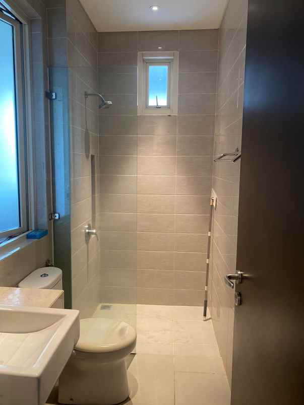 dijual rumah perumahan graha natura jl