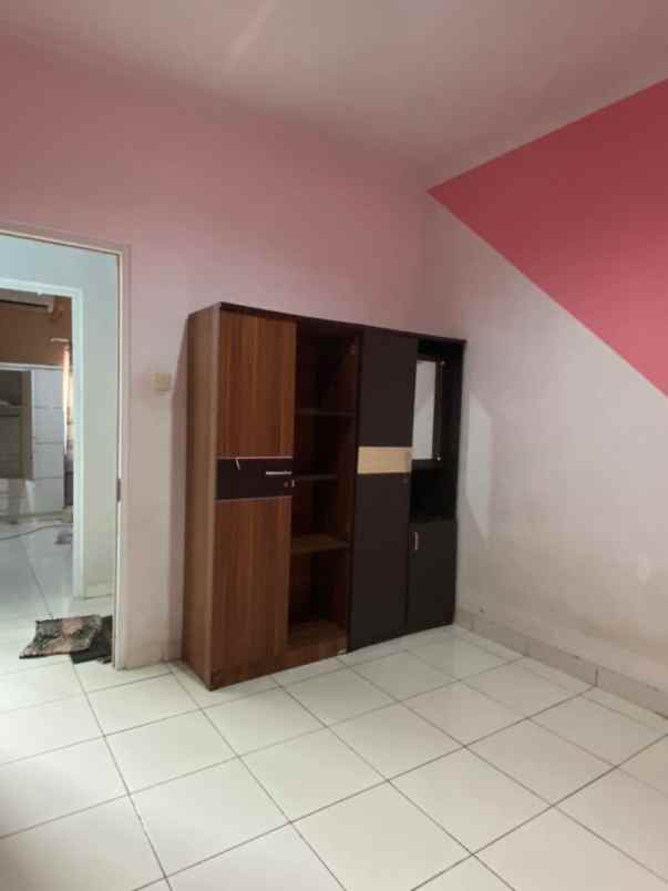dijual rumah perumahan griya serpong