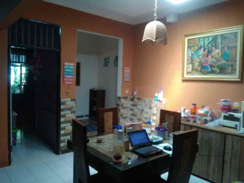 dijual rumah perumahan kemang pratama 2