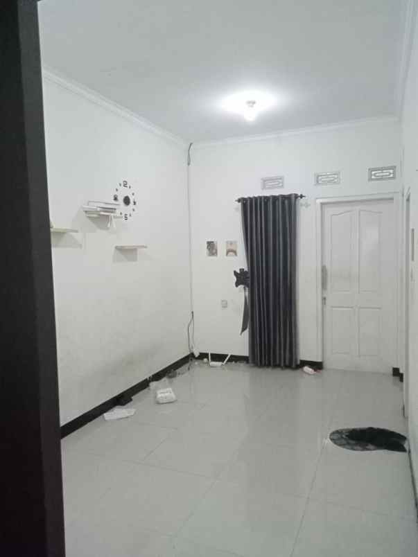 dijual rumah perumahan kiara sari