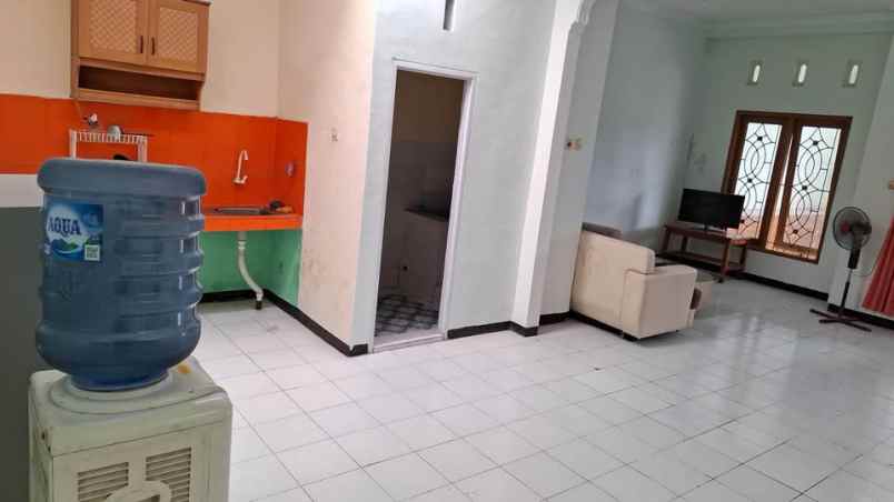 dijual rumah perumahan putri juanda
